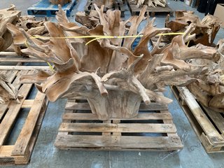 LEAF DINING TABLE BASE IN NATURAL RUSTIC BRANCHED TREE TRUNK DESIGN: LOCATION - B9 (KERBSIDE PALLET DELIVERY)