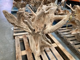 LEAF DINING TABLE BASE IN NATURAL RUSTIC BRANCHED TREE TRUNK DESIGN: LOCATION - B9 (KERBSIDE PALLET DELIVERY)