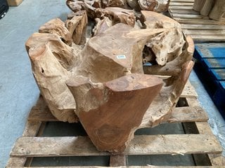 LEAF ROUND STYLE COFFEE TABLE BASE IN NATURAL RUSTIC BRACHED TREE DESIGN: LOCATION - B9 (KERBSIDE PALLET DELIVERY)