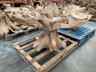 LEAF DINING TABLE BASE IN NATURAL RUSTIC BRANCHED TREE TRUNK DESIGN: LOCATION - B9 (KERBSIDE PALLET DELIVERY)