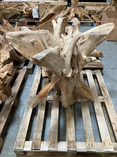 LEAF DINING TABLE BASE IN NATURAL RUSTIC BRANCHED TREE TRUNK DESIGN: LOCATION - B9 (KERBSIDE PALLET DELIVERY)