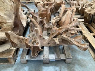 LEAF LARGE COFFEE TABLE BASE IN NATURAL RUSTIC BRANCHED TREE DESIGN: LOCATION - D7 (KERBSIDE PALLET DELIVERY)