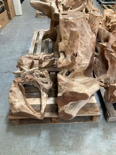 LEAF DINING TABLE BASE IN NATURAL RUSTIC BRANCHED TREE TRUNK DESIGN: LOCATION - B9 (KERBSIDE PALLET DELIVERY)