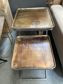 TRADITIONAL RUSTIC STYLE SET OF 2 NESTING SIDE TABLES IN AGED BRASS AND IRON BASE FINISH: LOCATION - A5