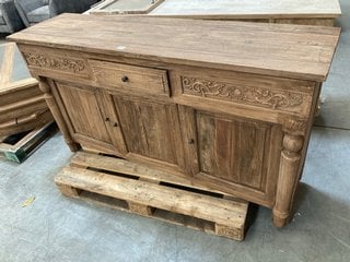 TRADITIONAL RUSTIC STYLE 3 DOOR 3 DRAWER SIDEBOARD IN AGED NATURAL OAK FINISH: LOCATION - A5