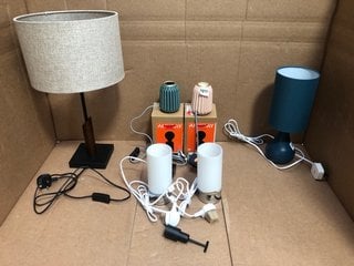 QTY OF ASSORTED JOHN LEWIS & PARTNERS LIGHTS TO INCLUDE ANYDAY GROOVE BULB HOLDER: LOCATION - BR1