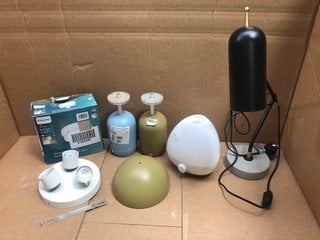 5 X ASSORTED JOHN LEWIS & PARTNERS LIGHTS TO INCLUDE CHARTER TABLE LAMP IN BLACK: LOCATION - BR2