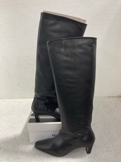 JOHN LEWIS & PARTNERS SYNDIE LEATHER KNEE HIGH BOOTS IN BLACK - UK 6: LOCATION - BR15