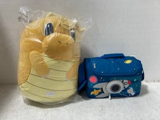 SQUISHMALLOWS POKÉMON DRAGONITE PLUSH TOY TO ALSO INCLUDE TONIES LISTEN & PLAY SPACE BAG IN NAVY: LOCATION - BR16