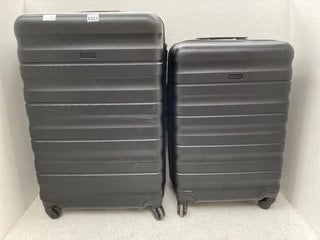 JOHN LEWIS & PARTNERS LARGE HARD SHELL SUITCASE IN BLACK TO INCLUDE JOHN LEWIS & PARTNERS MEDIUM HARD SHELL SUITCASE IN BLACK: LOCATION - BT6