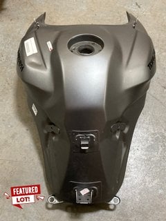 TRIUMPH 1050 TIGER SPORT FUEL TANK IN GREY: LOCATION - BR10