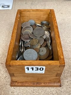 A WOODEN CASKET OF ASSORTED VINTAGE CURRENCY: LOCATION - CR