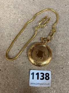 A GOLD COLOURED FULL HUNTER POCKET WATCH AND CHAIN: LOCATION - CR