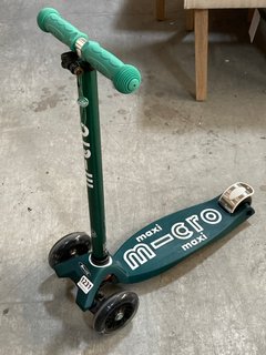 MICRO MAXI CHILDRENS SCOOTER IN GREEN: LOCATION - BR4