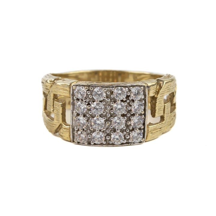 9ct Yellow Gold Clear Stone Cluster Signet Ring, Size Y, 9g.  Auction Guide: £150-£200 (VAT Only Payable on Buyers Premium)