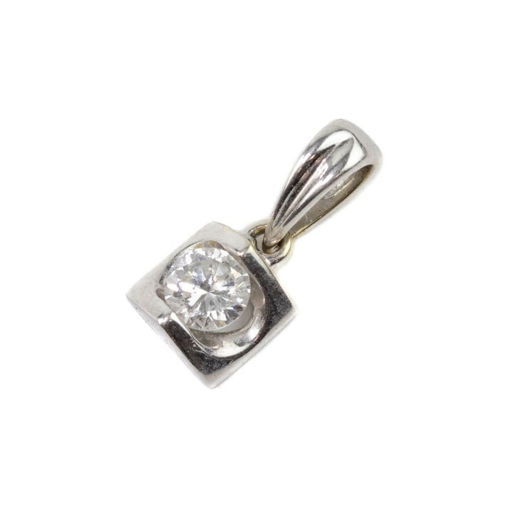 18ct White Gold 0.15ct Diamond Solitaire Pendant with Cut-out Heart, 1.2x0.6cm, 0.8g. (VAT Only Payable on Buyers Premium)