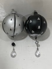 156 X STONE THE CROWS S/2 LG XMAS TREE BAUBLES - HGT 16CM - TOTAL RRP £1872