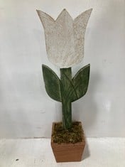 12 X STONE THE CROWS LARGE WHITE TULIP POT-HEIGHT 62CM - TOTAL RRP £192