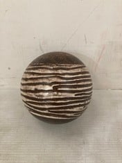 35 X STONE THE CROWS LARGE BALL - DIA 10CM - TOTAL RRP £245