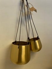 4 X NKUKU ATSU BRASS HANGING PLANTER - ANTIQUE BRASS 2 X SMALL 9 X 11CM AP7801, 2 X LARGE 12.5 X 14CM AP7802