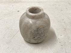 5 X NKUKU KHARI MARBLE VASE - GREY 4 X ROUND KV1301, 1 X CYLINDER KV1302