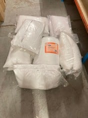 APPROX 7 X ASSORTED BEDDING TO INCLUDE 2-PACK PILLOWS WHITE