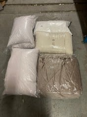 5 X ASSORTED BEDDING TO INCLUDE 2-PACK WHITE PILLOWS