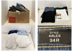 BOX OF APPROX 30 X ASSORTED ADULT CLOTHING TO INCLUDE CROSSHATCH DENIM JEANS BLUE SIZE 34/32