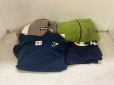 4 X ASSORTED ADULT CLOTHING TO INCLUDE NORTH FACE 1/4 ZIP FLEECE GREEN SIZE XL