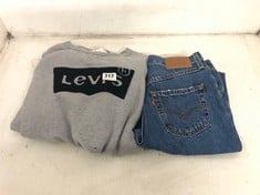 LEVI STRAUSS & CO 80'S MOM JEAN DENIM BLUE SIZE 25 TO INCLUDE LEVIS SWEATER GREY WITH BLACK LOGO SIZE XL