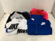 9 X BRANDED KIDS CLOTHING ITEMS TO INCLUDE NIKE LOGO KIDS RED BUCKET HAT