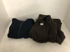 UNIQLO MENS BROWN CHECKED JACKET IN SIZE XL (RRP-£60) TO INCLUDE BLOCKTECH NAVY OUTDOOR JACKET IN SIZE XL