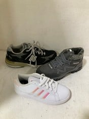 BOX OF ASSORTED SHOES TO INCLUDE NEW BALANCE 998 MENS TRAINERS IN BLACK SIZE 8.5