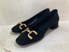 JB.MARTIN VICKIE COURT SHOES IN BLACK SIZE EU40