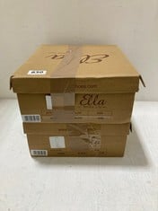 2 X ELLA SHOES PAIGE BOOTS SIZE 5, 1 X BLACK 1X TAUPE