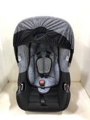 NANIA BABY CAR SEAT IN GREY / BLACK