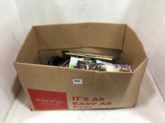 BOX OF ASSORTED COMICS / MAGAZINES TO INCLUDE MARVEL STAR TREK DEEP SPACE NINE COMIC