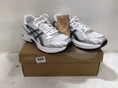 ASICS RUNNING TRAINERS IN WHITE / PRUSSIAN BLUE SIZE 5