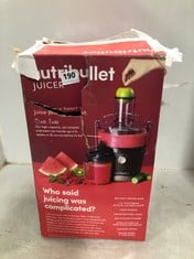 NUTRIBULLET JUICER 8PC SET 1.5 LITRE PULP BASIN AND 800ML JUICER PITCHER IN GREY - MODEL NO. NBJ-200 - RRP £100