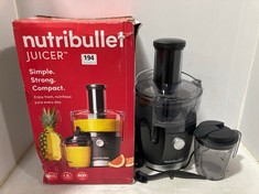 NUTRIBULLET JUICER 8PC SET 1.5 LITRE PULP BASIN AND 800ML JUICER PITCHER IN GREY - MODEL NO. NBJ-200 - RRP £100