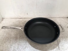 LE CREUSET 30CM 3-PLY STAINLESS STEEL FRYING PAN