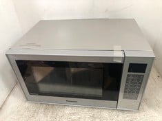 PANASONIC SILVER DIGITAL GRILL MICROWAVE OVEN - MODEL NO. NN-CT57JM - RRP £250