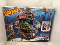 HOT WHEEL CITY ULTIMATE GARAGE ROBO T-REX MULTI LEVEL MULTI PLAY