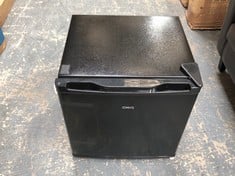 CHIQ 46L TABLE TOP MINI FRIDGE IN BLACK - MODEL NO. CSD46D4EU - TOTAL LOT RRP £100 (ZONE 2)