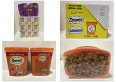 9 X DREAMIES CATISFACTION MEGA TUB 2 X 350G CHICKEN FLAVOUR CAT TREATS TO INCLUDE 4 X WHISKAS CHICKEN FLAVOUR DRY CAT FOOD 1.9KG (ZONE 4)