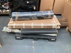 PALLET OF ASSORTED GARDEN ITEMS TO INCLUDE ROLLED RUBBER FLOORING (KERBSIDE PALLET DELIVERY)