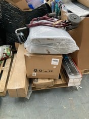 PALLET OF ASSORTED ITEMS TO INCLUDE VOYAGER SET OF 2 PADDED CAMPING CHAIRS (KERBSIDE PALLET DELIVERY)