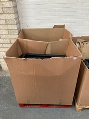 PALLET OF ASSORTED BARBECUE PARTS (KERBSIDE PALLET DELIVERY)