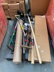 QTY OF ASSORTED ITEMS TO INCLUDE DARLAC TELESCOPIC HEDGE SHEERS (KERBSIDE PALLET DELIVERY)