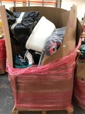 PALLET OF ASSORTED ITEMS TO INCLUDE BREEDER CELECT CAT LITTER 20L (KERBSIDE PALLET DELIVERY)